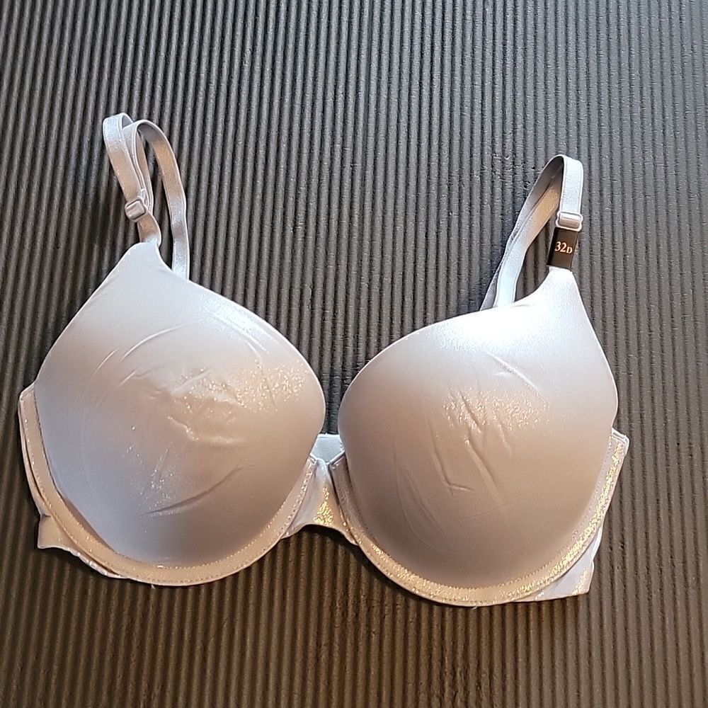 Victoria's Secret Bra - Picture 1 of 5